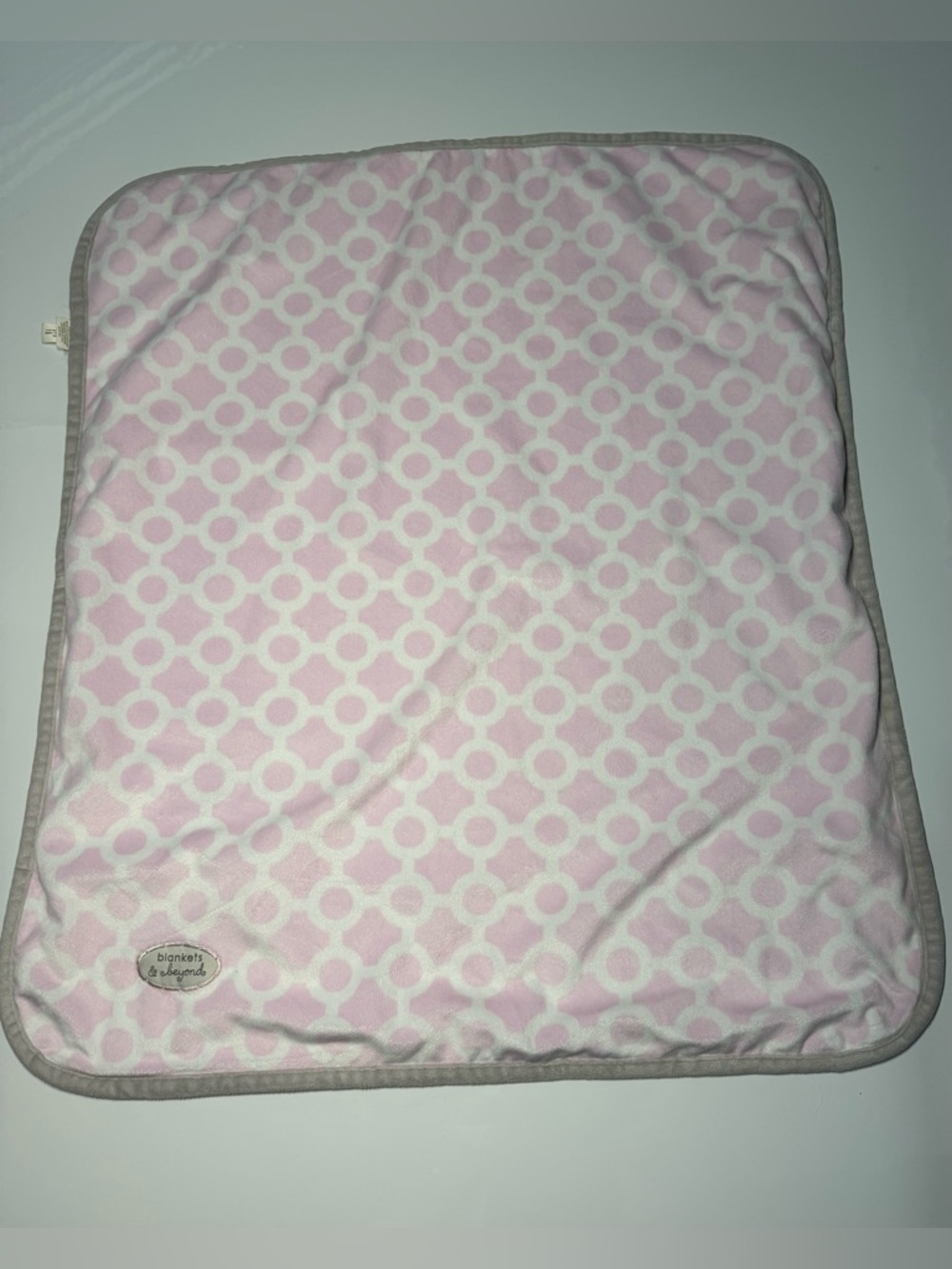 Blankets & Beyond Baby Pink Gray White Blanket Geometric Design Plush 27x30”